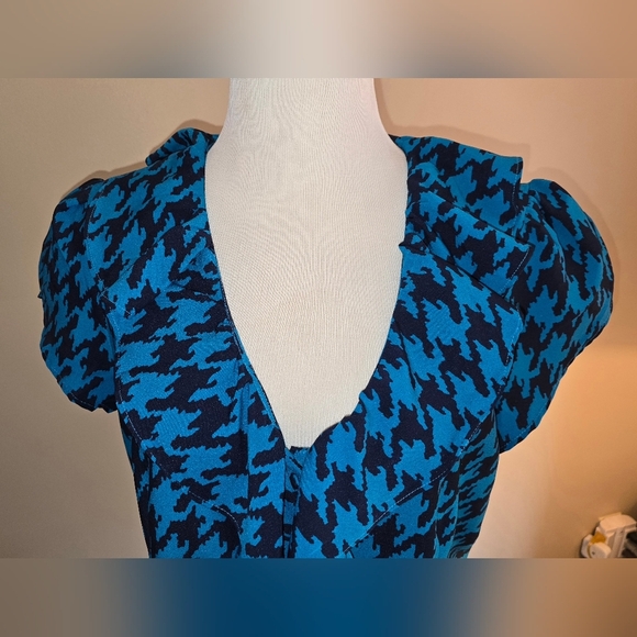 NWT Banana Republic Women's Sleeveless Ruffle Button-Up Blouse Size XL - Picture 3 of 6